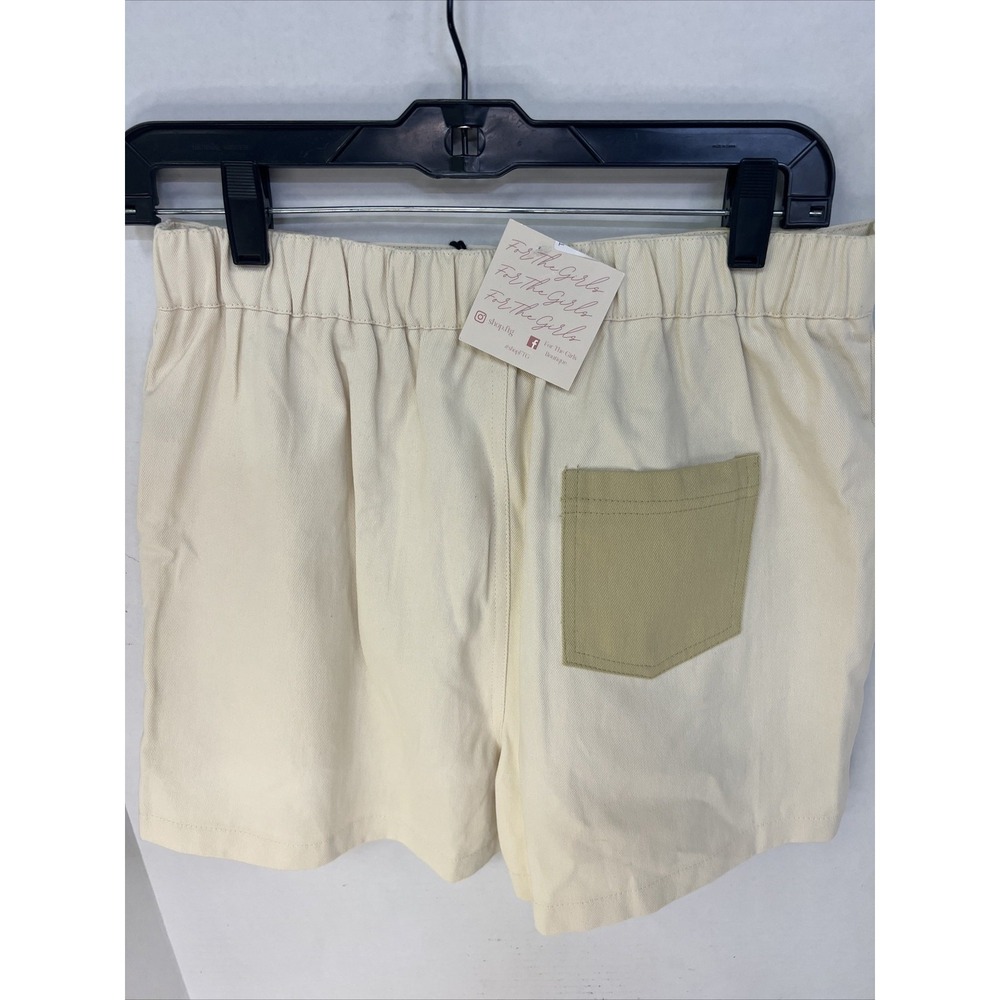 NEW Very J Khaki Shorts Women's Size Large - Picture 2 of 3